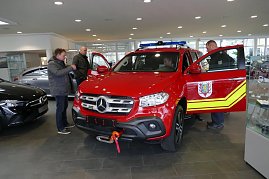 &Uuml;bergabe des Kommando-Einsatzwagens 