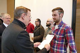 Zeugnis&uuml;bergabe an unsere Mechatroniker-Gesellen