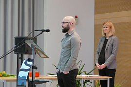 Zeugnis&uuml;bergabe an unsere Mechatroniker-Gesellen