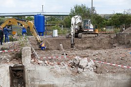 BAUSTELLEN UPDATE - riesige Stahltanks wurden aus dem kontaminierten Boden geholt