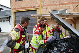 pr&uuml;fender Blick von Sandro Hertel