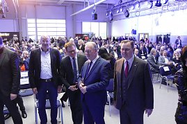 Willkommen im neuen Mercedes-Benz-Autohaus der Peter-Gruppe in Wittenberg!