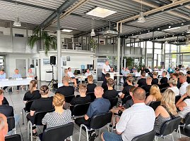 41 junge Menschen beginnen mit ihrer Ausbildung