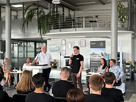 41 junge Menschen beginnen mit ihrer Ausbildung