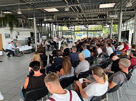 41 junge Menschen beginnen mit ihrer Ausbildung