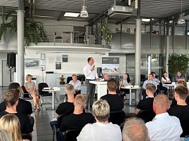 41 junge Menschen beginnen mit ihrer Ausbildung