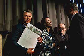 Platz 3 in der Kategorie Vertragshandel.