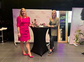 She's Mercedes Ladies Night