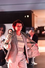 She's Mercedes Ladies NIght