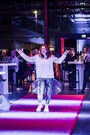 She's Mercedes Ladies NIght