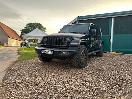 Immenrode - Kombinierte Werte gem. WLTP f&uuml;r den Jeep&reg; Wrangler Benziner Sahara: Kraftstoffverbrauch 11,1 l/100 km; CO2-Emission 250 g/km; CO2-Klasse: G