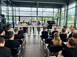 Willkommensempfang f&uuml;r unsere 46 neuen Peter-Azubis