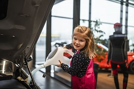 „Kleine Hände, große Zukunft“  Kita-Kinder erleben spannenden Vormittag im Autohaus (Foto: Eric Freytag)