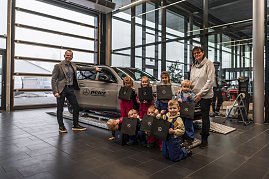 „Kleine Hände, große Zukunft“  Kita-Kinder erleben spannenden Vormittag im Autohaus (Foto: Eric Freytag)