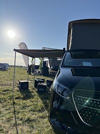 Bilder vom Bergwitztriathlon 2025. Sowohl von der Atmosphäre vor Ort, vom Autohaus Peter Stand, vom #TeamPeter und vom Wettkampf an sich. (Foto: Autohaus Peter GmbH / TriathlonFreundeWittenberg)