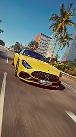 Die Bilder zeigen die Mercedes-AMG Modelle GT 63, SL 63 und GT 43 von außen und innen mit sportlichem Design und hochwertigem, fahrerorientiertem Interieur. (Foto: Mercedes-AMG)