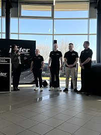 Gesch&auml;ftsf&uuml;hrerin Christina Dost und Centerleiter Jens Schmalenberger stellten das Bernburger Team vor: Hier sieht man das Bernburger Vertriebsteam, v.l.n.r.: Daniel Marr&eacute;, Martin Sch&uuml;ler, David Gubbels, Heiko Horn.