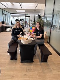 Unser Team hatte alles dabei, was man ben&ouml;tigt, um tolle Kreationen auf Ostereier zu malen.