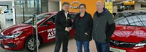 "Willkommen zum Angrillen", begr&uuml;&szlig;te OPEL-Centerleiter Achit T&ouml;lle in Nordhausen die Kunden.