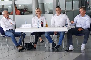 Eindr&uuml;cke von der Begr&uuml;&szlig;ungsveranstaltung