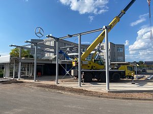 Entwicklung auf der Baustelle des neuen Mercedes-Benz-Centers in Nordhausen