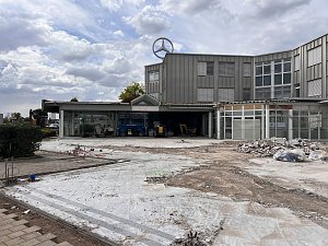 Entwicklung auf der Baustelle des neuen Mercedes-Benz-Centers in Nordhausen