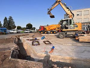 Entwicklung auf der Baustelle des neuen Mercedes-Benz-Centers in Nordhausen