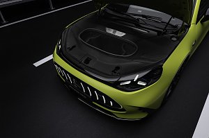 Die Motorhaube des neuen Mercedes-AMG GT 4-T&uuml;rer Coup&eacute;s.