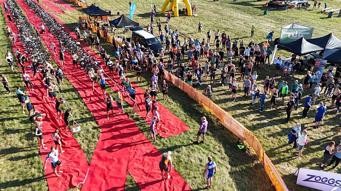 Drohnen Foto vom "Wechselgarten", den Teilnehmern und Zuschauern.